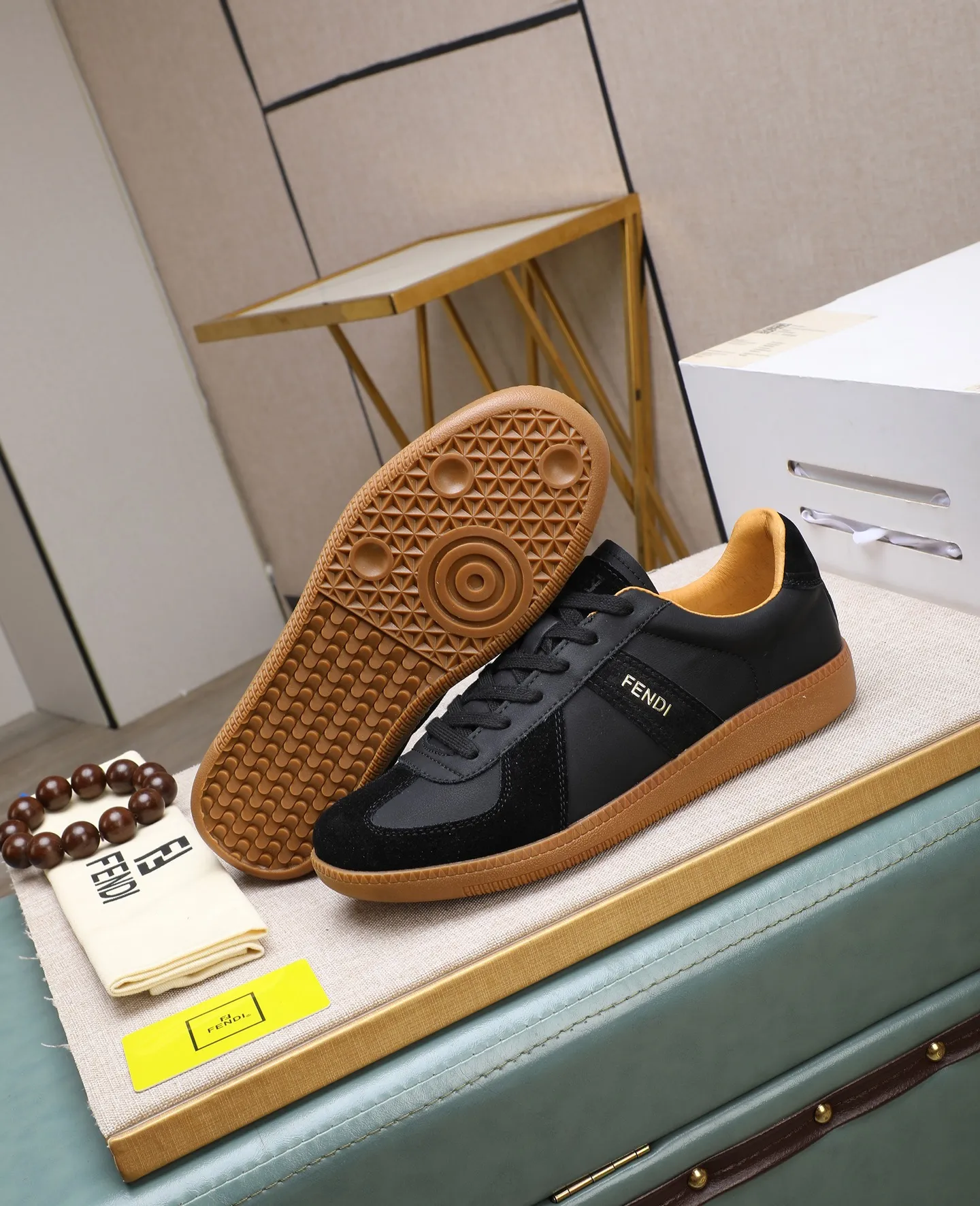 Men's shoes 💰420🕷🕷[FENDI] Fendi fashionable casual men's shoes 🇨🇳Original official website 1:1 model opening, new models are available first 💯Not high-profile but avant-garde, simple About low-key and fashionable, super versatile style 🌿 Made of original cowhide ➕ Pigskin lining 🎋 The version is comfortable on the feet, so rigorous for any small place, and the workmanship is first-class 🍍38-44 Large quantities in stock